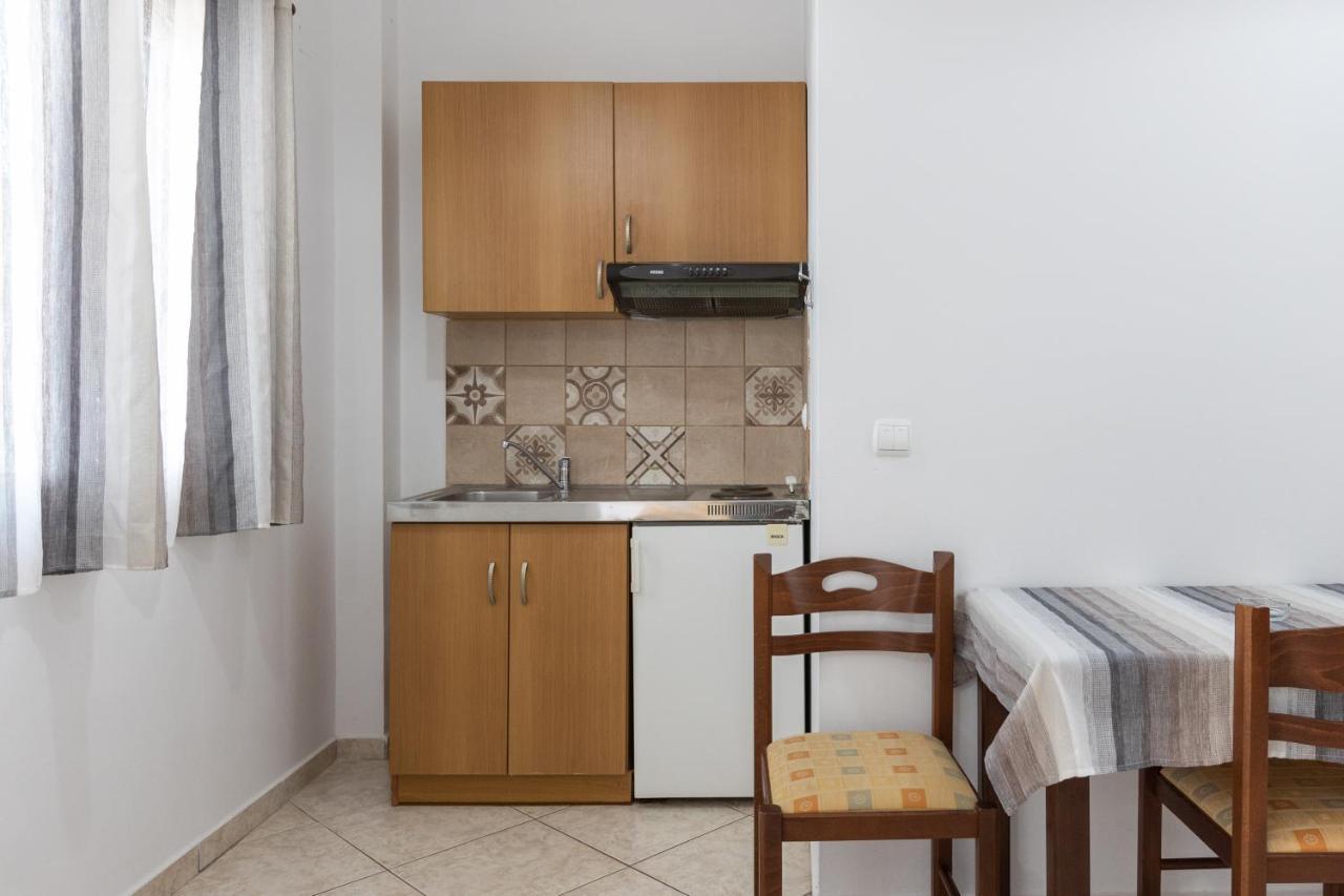 Alicia Studios Farsa Екстер'єр фото